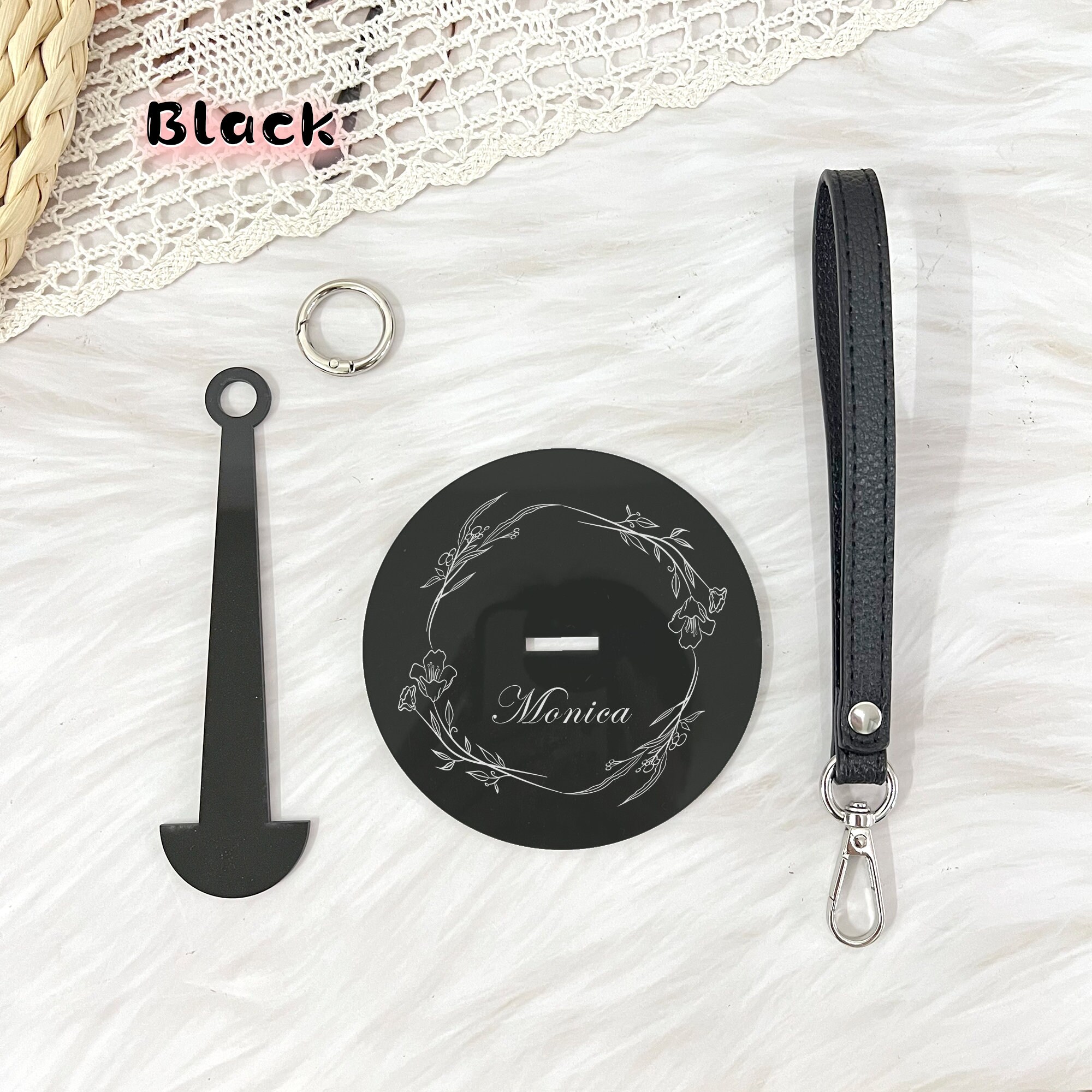 Customized Name Portable Wrist Yarn Holder, Crochet Tools, Portable Wrist Yarn Knitting Stand, Crochet enthusiasts, Gift for Mom/Grandma