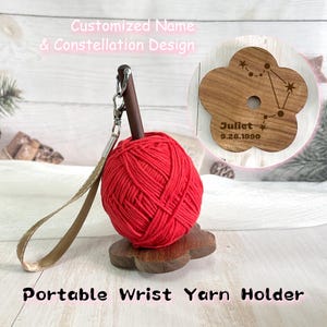 Portahilos portátil de madera con temática de constelación, con nombre personalizado, ideal para cumpleaños y crochet. Soporte portátil para tejer hilo con forma de flor.