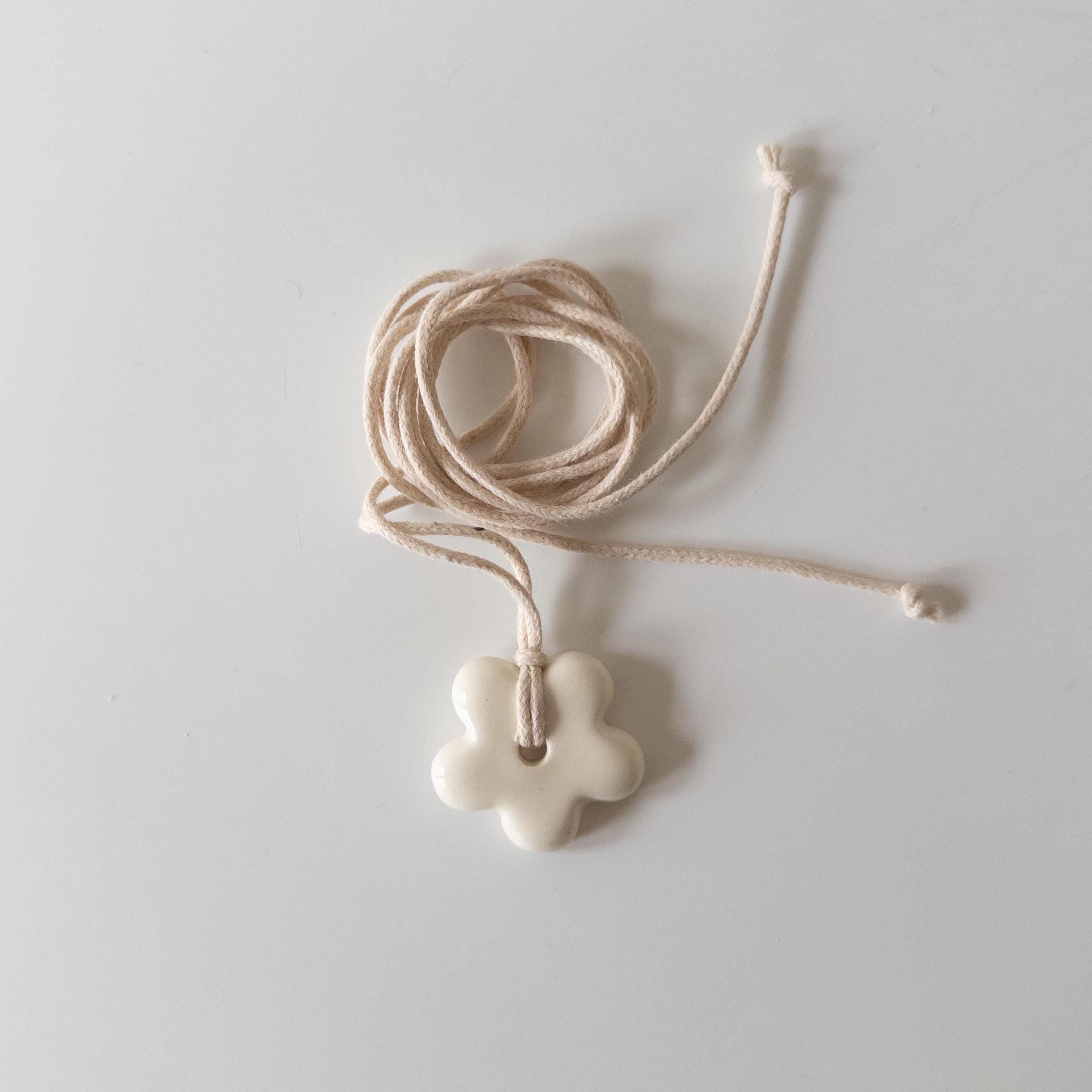 Daisy Flower Necklace