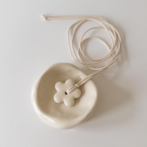 Daisy Flower Necklace