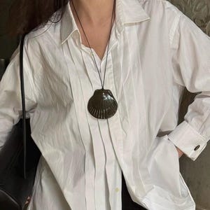 Scallop Shell Ceramic Necklace [maxi]: Black Clay with a Natural Brownish Shade