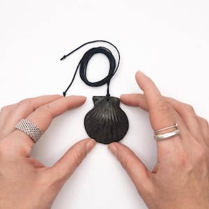 Scallop Shell Necklace [mini]: Black Clay with a Natural Brownish Shade