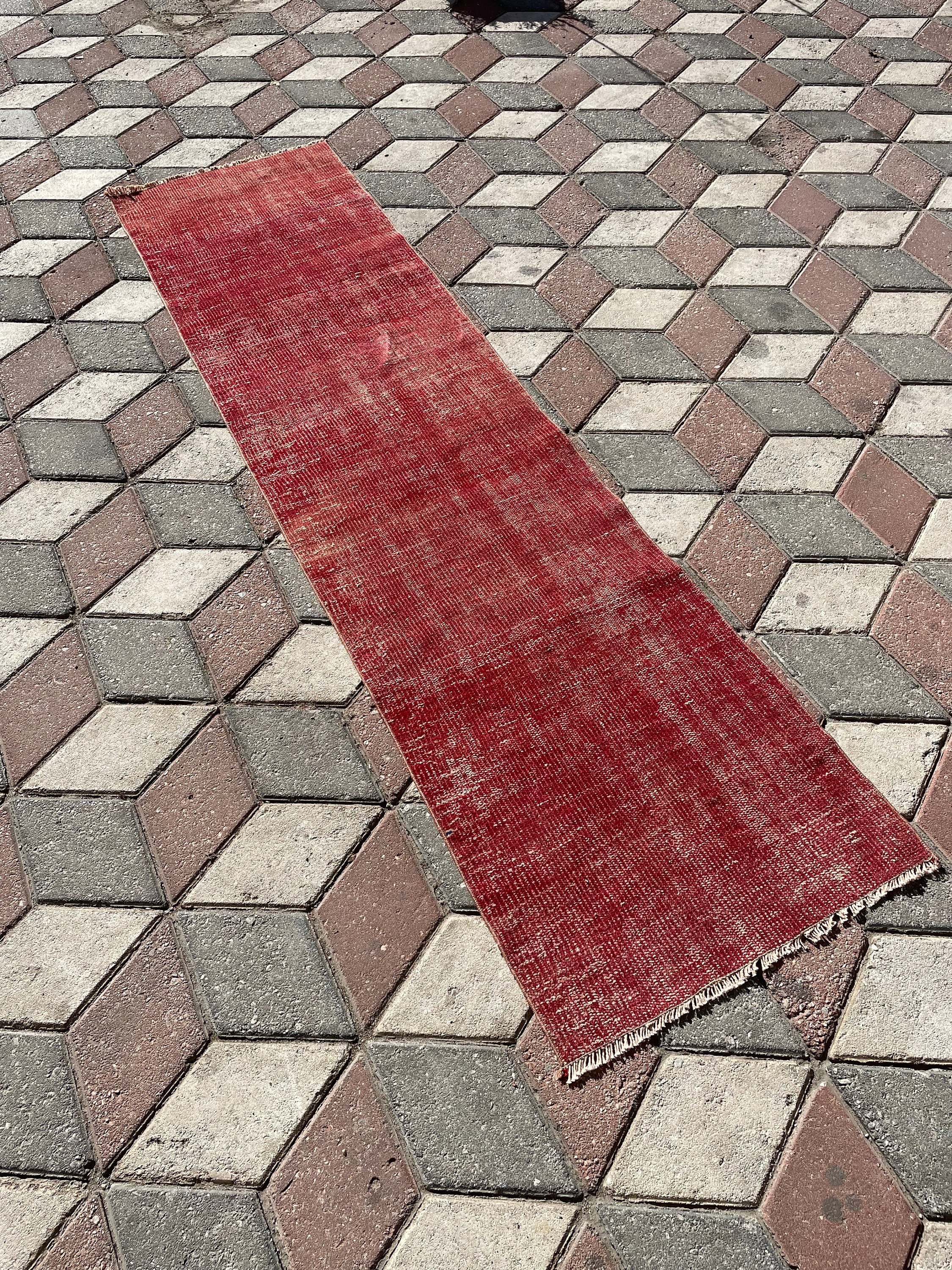 レッド64×222フローラル　ミルキー　ランナー　ロング　トルコヴィンテージラグ ランナータイプ - Kilim Designs