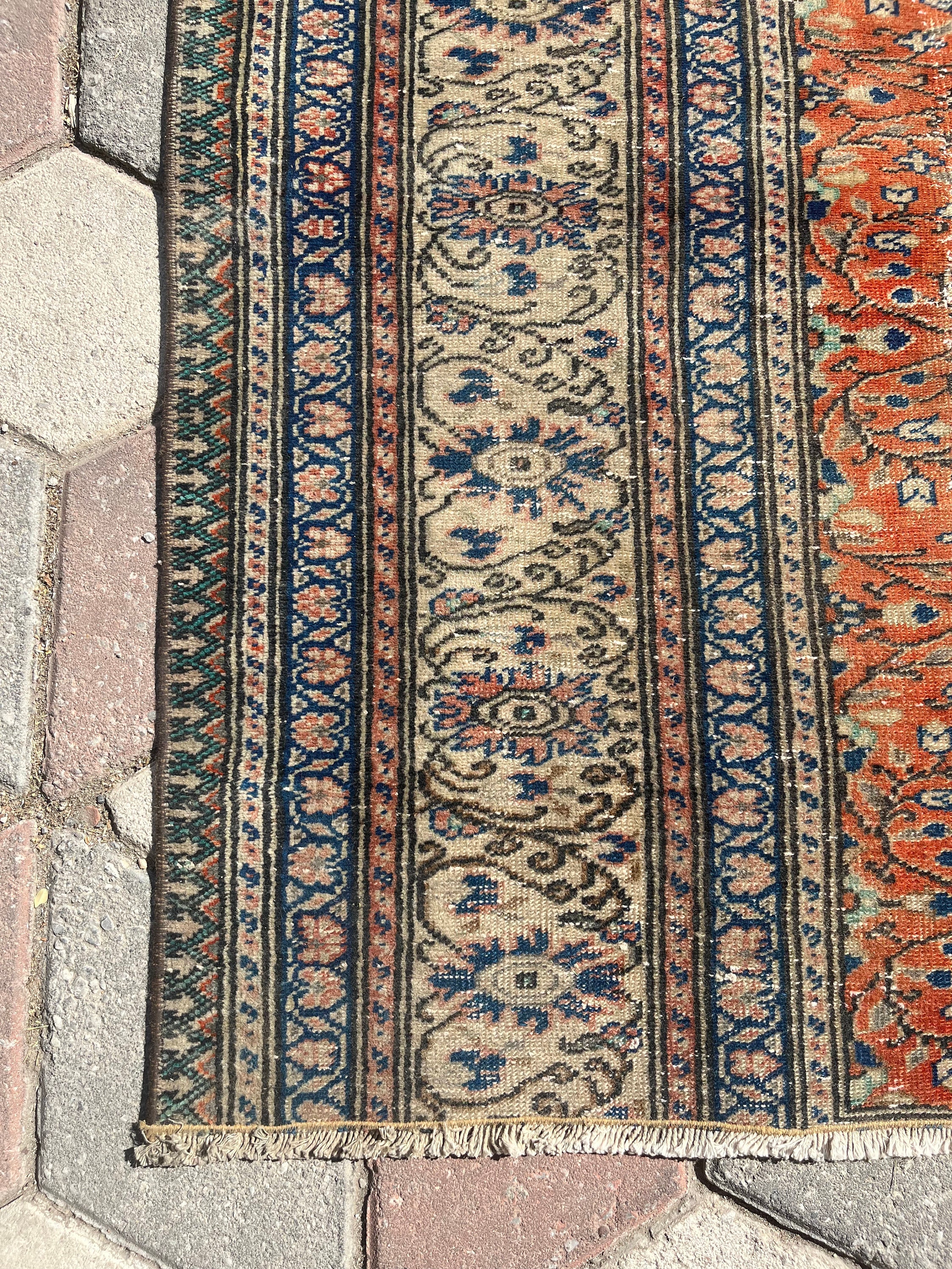 手織りトルコ製ウシャックランナーラグ：ヴィンテージオリエンタル