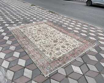 Vintage Turkish Oushak Rug: Large Beige Floral Wool Rug (6.3 x 9.2 ft)