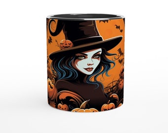 Könnte beinhalten: Eine Halloween-Keramiktasse mit einer Hexe mit blauen Haaren und einem schwarzen Hut. Die Tasse hat einen orangefarbenen Hintergrund mit Kürbissen und Fledermäusen. Der Innenrand ist schwarz.