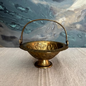 Vintage Brass Bowl Embossed Pattern Small Footed Bowl w Handle Trinket Dish Jewelry Coins Keys Treasure Basket Aged Patina Solid Brass Bowl