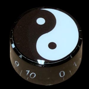 Custom Strums™ Yin and Yang Speed-Style Guitar Knob (Single)