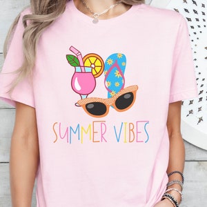 Summer Vibes Short Sleeve Tee, Cute Summer Unisex T-shirt, Beach Top, Vacation Clothing, Flip Flop T shirt, Summer Vibe, Tropical Shirt