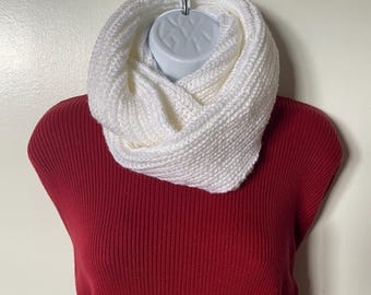 Infinity Scarf Loop Cowl WHITE KNITTED Winter Neck Warmer Handmade New