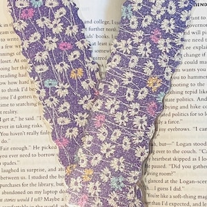Purple Floral Bookmark – Elegant and Dainty Glitter Bookmark for Book Lovers