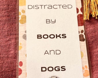 Leicht ablenkbar durch Bücher und Hunde