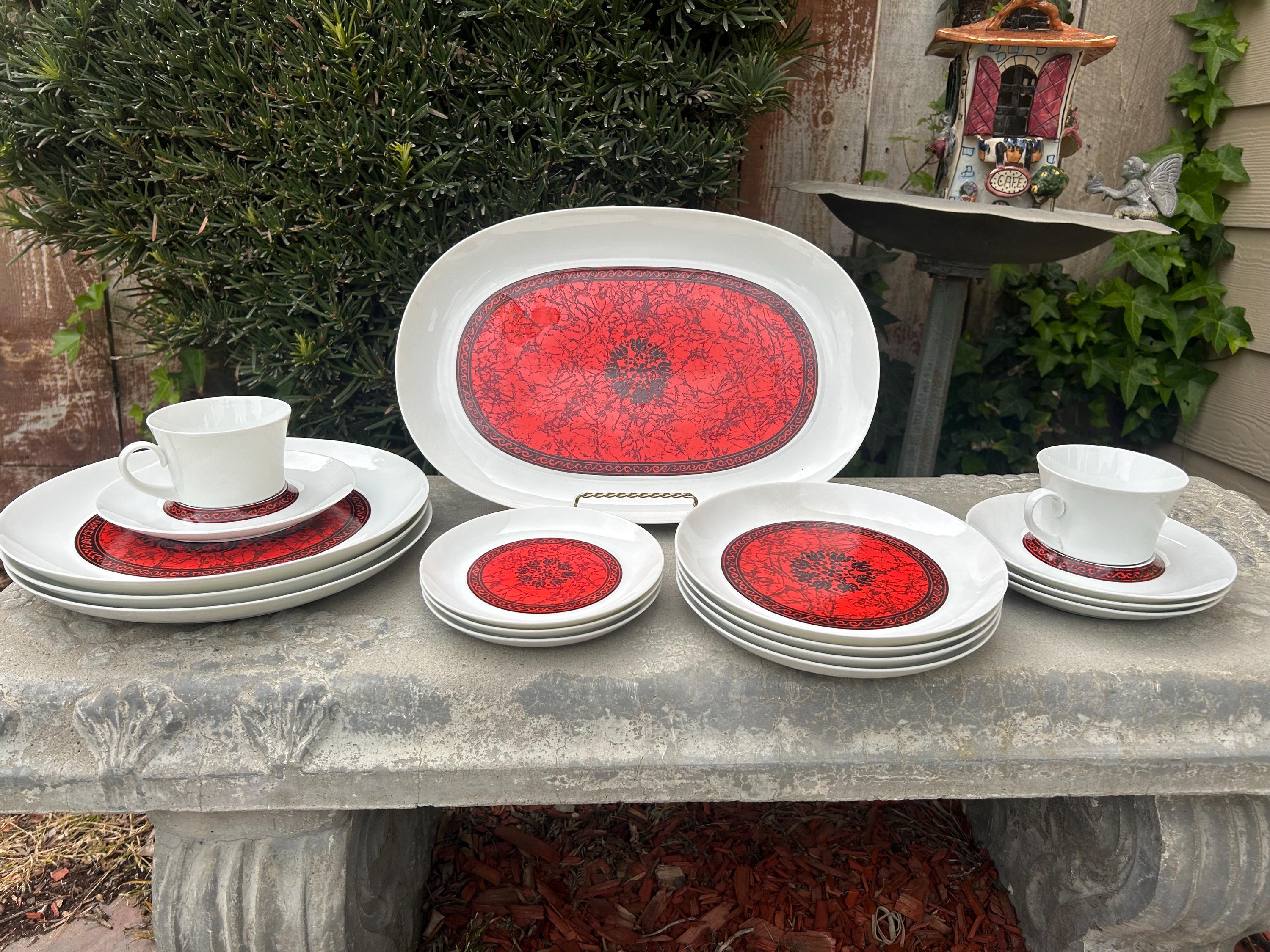 Bidasoa Block Flamenco Pattern China Dinner Plates, Salad Plates