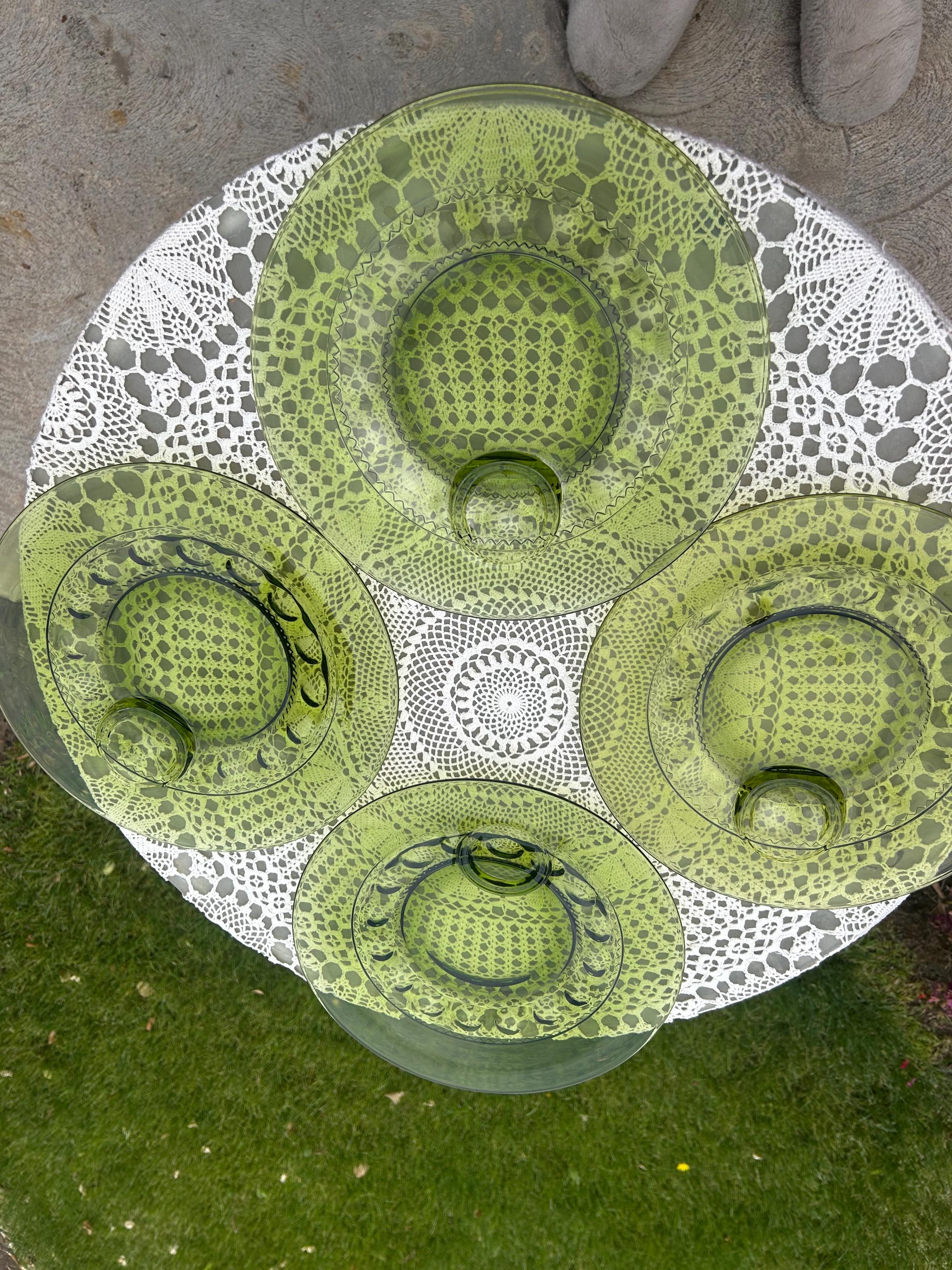 ヴィンテージインディアナガラスアボカドグリーンキングクラウンサム