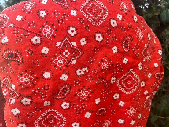 Vintage 1970s Red Paisley Cowgirl Top w Pearl Sna… - image 4