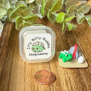 Mini Stegosaurus Playset: Itty Bitty Buddies 3D Printed Tiny Desk Pet Dinosaur Fidget Toy