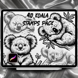 Pode incluir: Uma ilustração digital de 40 selos de coala em preto e branco. Os selos de coala estão em várias poses, incluindo dormir, sentar e ficar de pé. O texto "40 KOALA STAMPS PACK" é exibido na parte superior da imagem.
