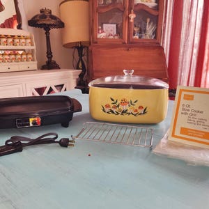 Vintage Merry Mushroom Slow cooker Crockpot 6 qt Sears Roebuck 1976 Japan Excellent Groovy style Grandma core mushrooms Lovers kitchen decor
