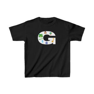 Camiseta infantil con la letra G, algodón pesado™, suave y de fácil cuidado