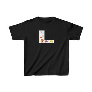 Camiseta infantil con la letra L, algodón pesado™, suave y de fácil cuidado
