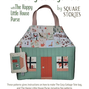 Può includere: Un modello per una borsa tote e un portafoglio trapuntati, intitolati "The Cosy Cottage Tote" e "The Happy Little House Purse". La borsa tote è progettata per assomigliare a una casa, con un esterno verde, una porta rossa e dettagli delle finestre. Il portafoglio ha un design abbinato.