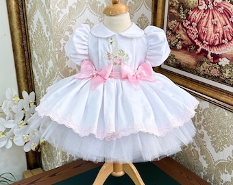 Robe rose de style vintage pour bébé fille, tenue de fête fait main pour bébé fille, robe tenue pour premier anniversaire, robe de demoiselle d'honneur, robe pour une occasion spéciale