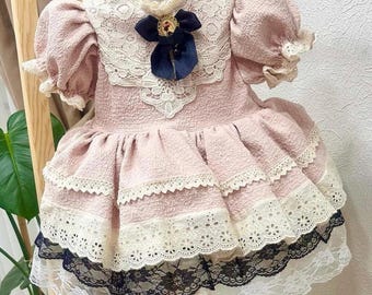 Handgefertigtes Spitzenkleid: Elfenbeinfarbenes Baumwoll Geburtstags Outfit