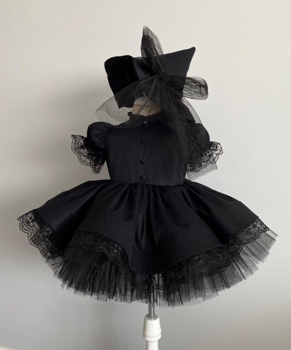 Elegant Witch Costume Elegant Witch Costume