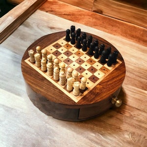 Jeu d'échecs en bois fabriqué à la main - Jeu de stratégie classique, échiquier en bois artisanal - Design élégant et intemporel, jeu d'échecs en bois classique