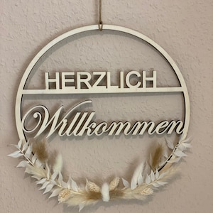 Door sign wooden wreath with name family sign welcome sign dried flowers