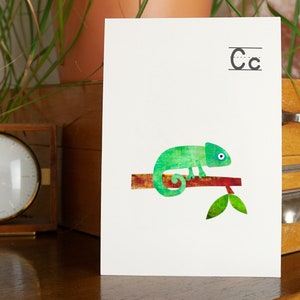 Carte postale MELAdi Chameleon - Alphabet motifs faits à la main en impression gel à suspendre, à offrir en cadeau 12 x 17,5 cm