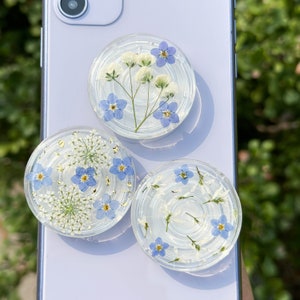Handmade Forget Me Not Phone Grip Holder, Dried Flower Phone Grip, Phone Charm, Phone Grip, Pressed Flower Phone Grip, Phone Holding Base