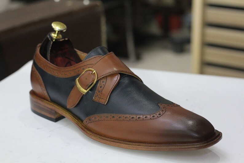 Handmade two tone wingtip shoe mens formal buckle