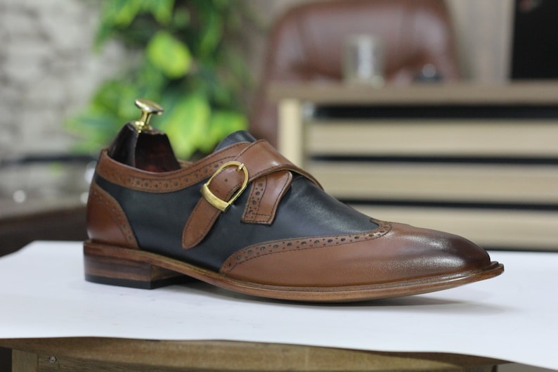 Handmade two tone wingtip shoe mens formal buckle