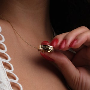 Collier cercle intérieur personnalisé • Cadeau d&#39;anniversaire personnalisé • Collier prénom cercle gravé • Collier pour couple • Collier message caché