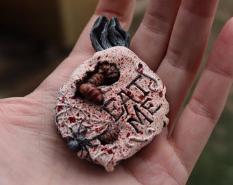 Rotting &quot;EAT ME&quot; cake magnet | Alice in wonderland | Holding note accessory