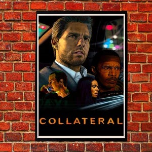 Può includere: Un poster del film "Collateral" con Tom Cruise, Jamie Foxx e Mark Ruffalo. Il poster ha uno sfondo scuro con un effetto di luce blu e bianco.