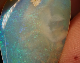 9.54ct Australian crystal opal
