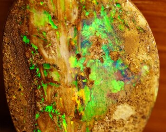 Opale de pipe radiante 2,6 cts, pierre de bague avec un éclat fascinant d'Australie