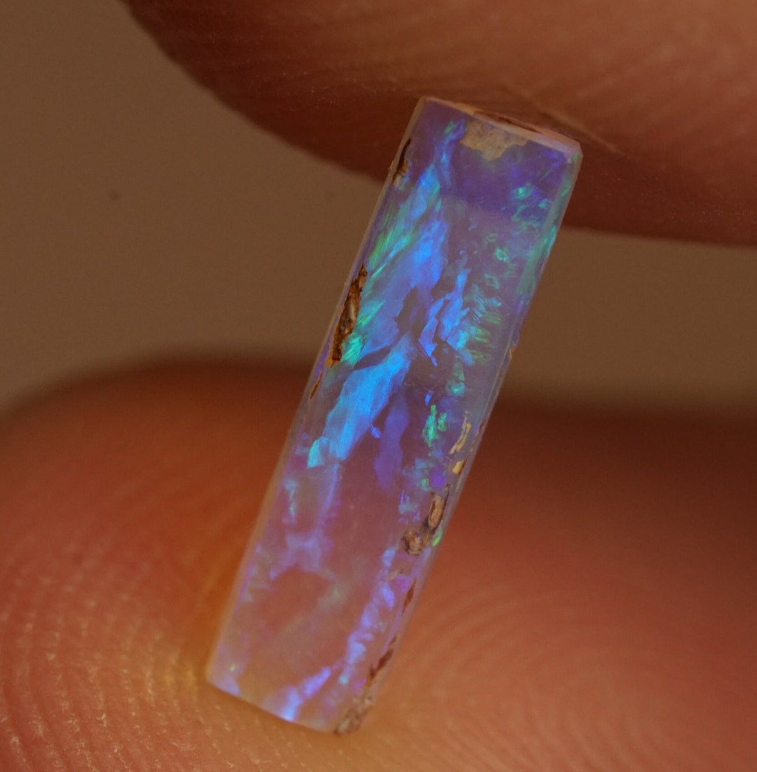 opale-de-cristal-de-0-52-ct-d-australie-pierre-polie-pour-les