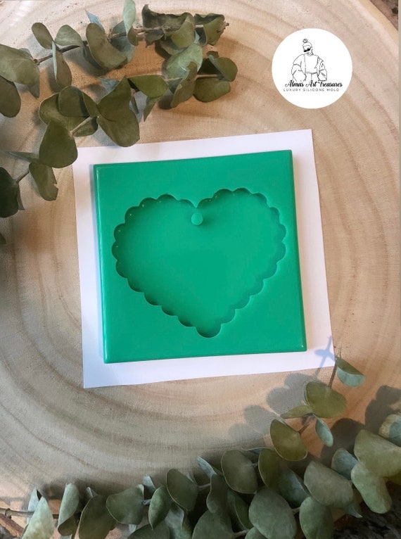 Scallop Heart Keychain Mold Scallop Heart Keychain Mold
