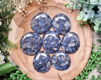 Que Sera Pocket Stone | Palm Stone Hand Gemstone Crystal Rock Gift Polished Smooth Stone Flat Disk Worry Stone Pocket Hug Spiritual Tumble