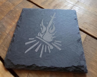 Sottobicchiere in ardesia con fan art del falò di Dark Souls