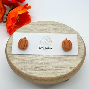 Pumpkin stud earrings - polymer clay