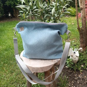 Umhängetasche "Cord", hellblau, Crossbody Tasche Cord, Cordtasche blau, Schultertasche Cord, Schopper Cord blau