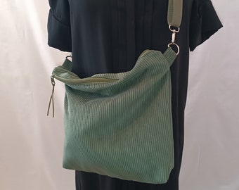 Umhängetasche aus Cord "Flaschengrün", Cord Handtasche grün, Crossbody Tasche Cord, Cordtasche, Schultertasche Cord, Schopper Cord