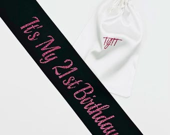 Individuelle Schärpe zum 21. Geburtstag: Personalisierte Satin-Partyschärpe