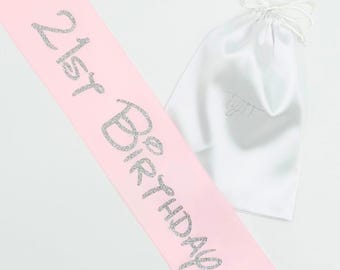 Banda de cumpleaños número 21 de Disney, banda personalizada, banda de princesa, accesorio de Disney, regalo de Disney, banda personalizada, banda de cumpleaños de Disney