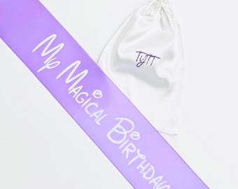Banda de cumpleaños mágica de Disney, banda personalizada, banda de princesa, banda Disney, accesorio Disney, regalo Disney, banda de cumpleaños Disney