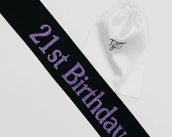 Banda de satén personalizada para el 21 cumpleaños: accesorio de fiesta personalizado